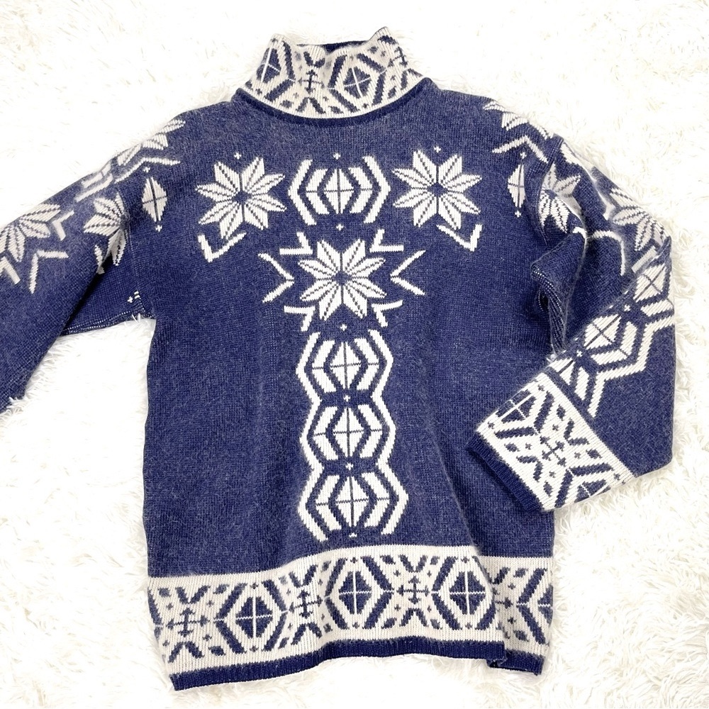VTG Tyrolia Skiwear Wool Blue and White Nordic Pattern Mock Turtleneck Sweater